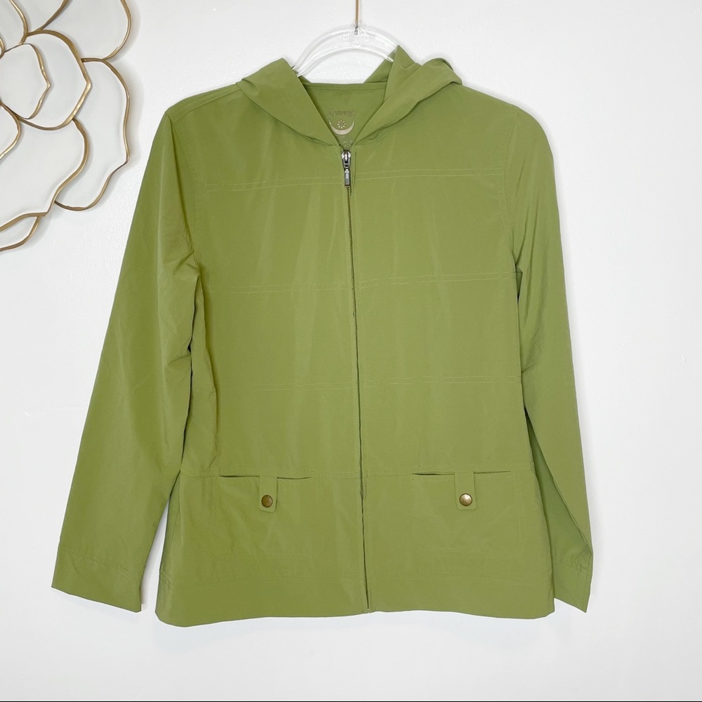 Chico’s Zenergy lightweight zip front jacket hood